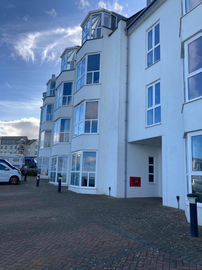 One Bed Apartment Ground Floor One Minute Walk Towan Beach Free Parking Newquay  Exterior photo